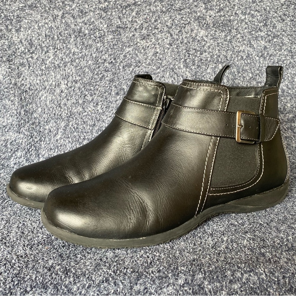 VIONIC Adrie Ankle Booties